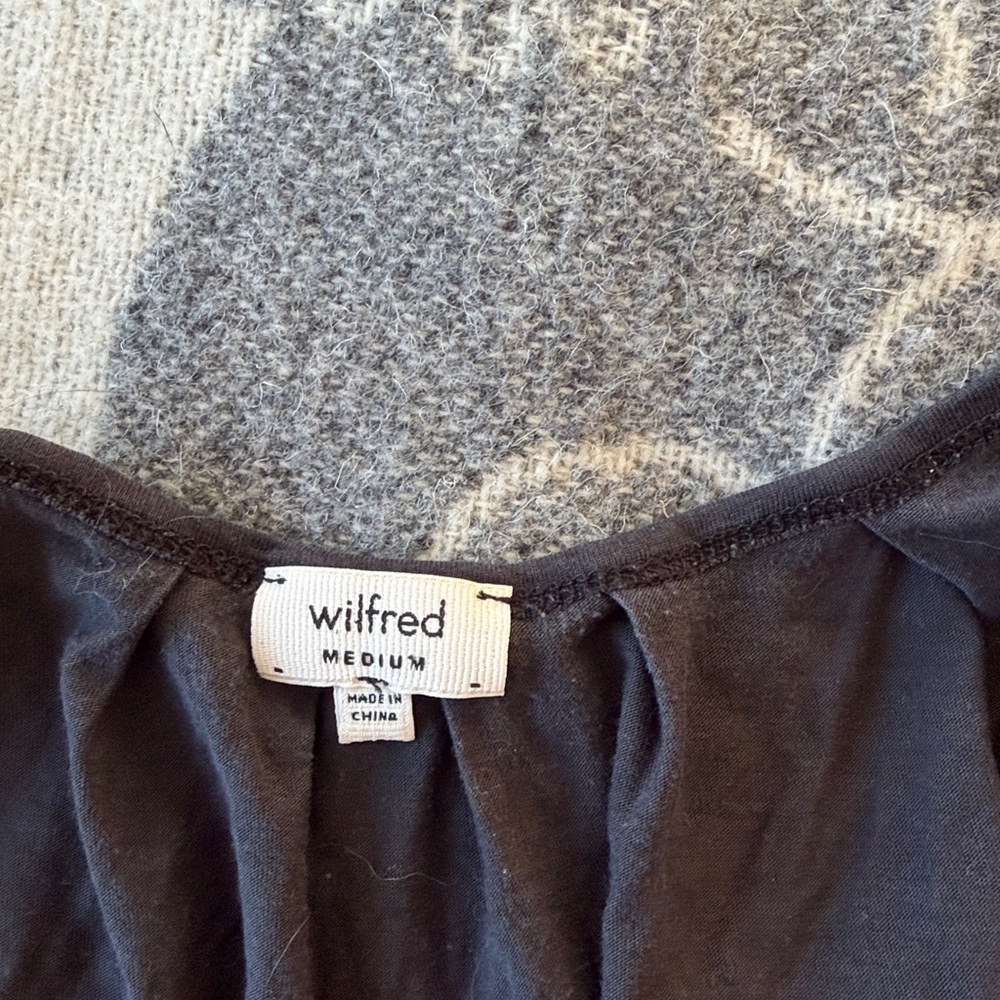 🐈‍⬛💕Wilfred Ruffle Top - Picture 3 of 4